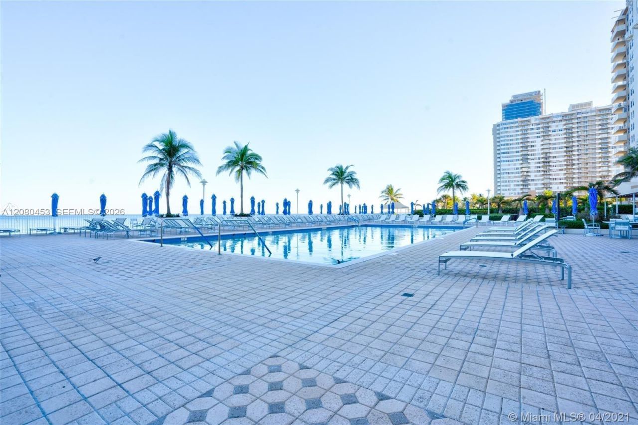 1904 S Ocean Dr, Unit 1807, Hallandale Beach, FL 33009 Photo