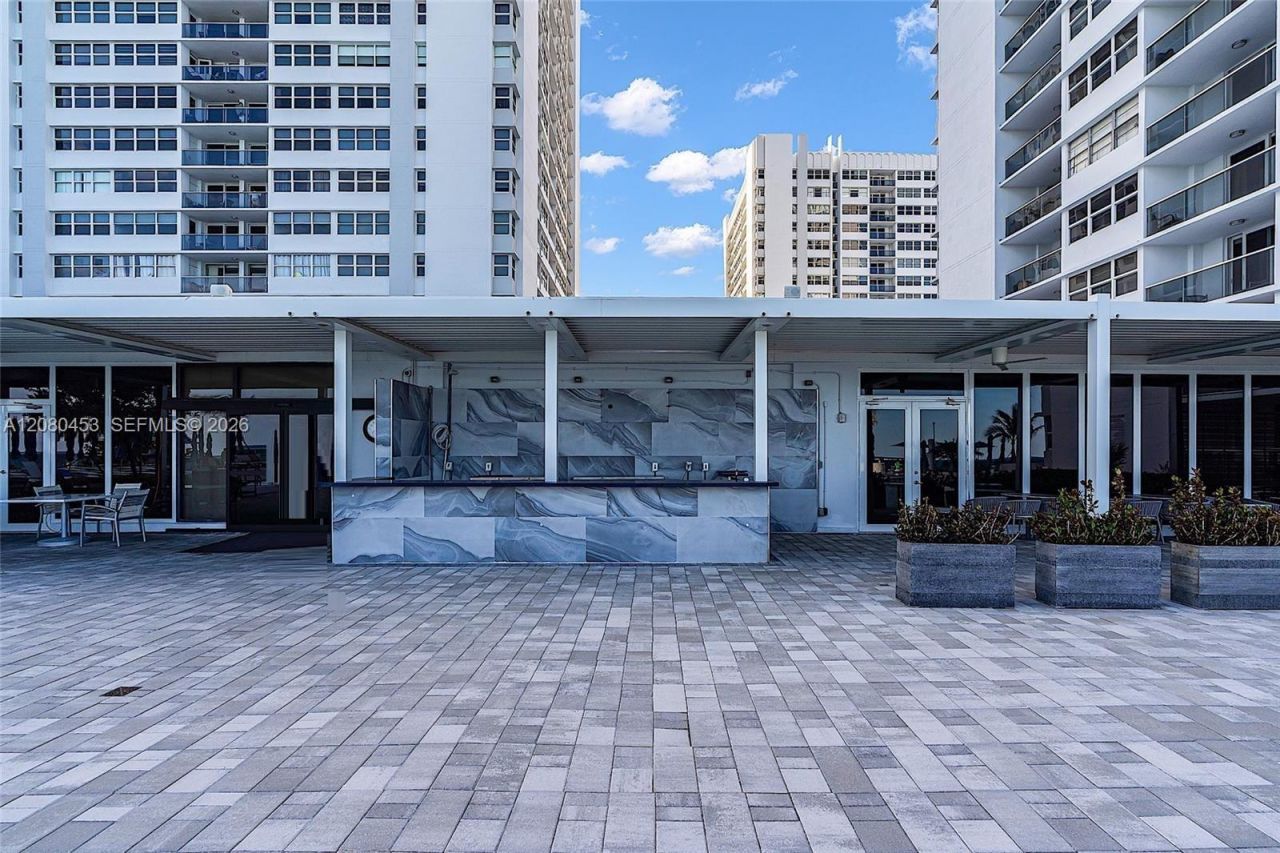 1904 S Ocean Dr, Unit 1807, Hallandale Beach, FL 33009 Photo