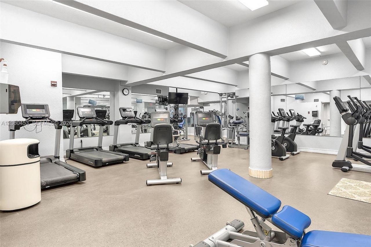 1904 S Ocean Dr, Unit 1807, Hallandale Beach, FL 33009 Photo