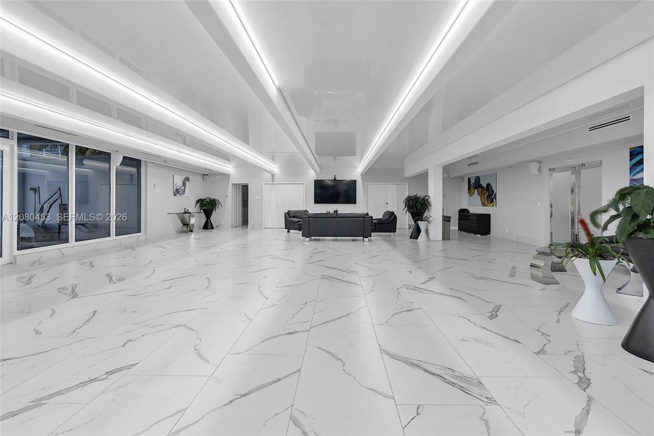 1904 S Ocean Dr, Unit 1807, Hallandale Beach, FL 33009 Photo