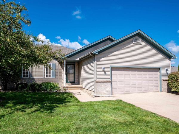 2110 W JUBILEE Lane, Dunlap, IL 61525