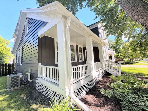 1730 N ONEIDA STREET, Appleton, WI 54911