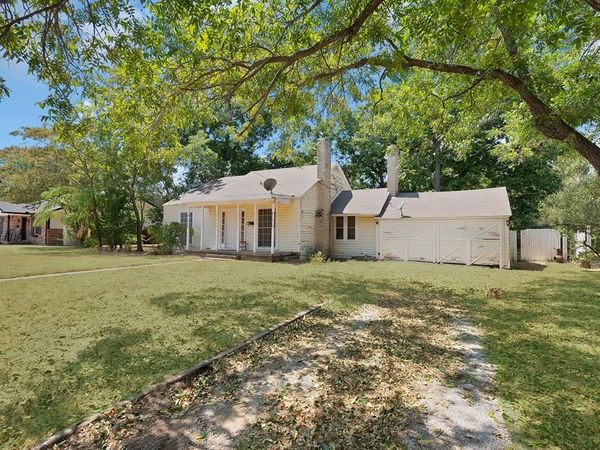 515 Frontier Street, River Oaks, TX 76114