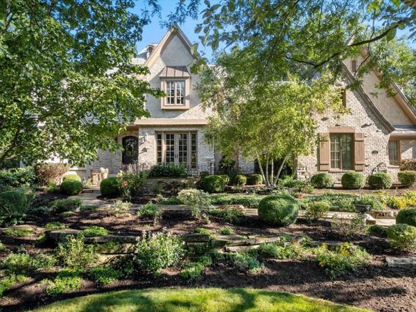 3202 Royal Fox Drive, St. Charles, IL 60174