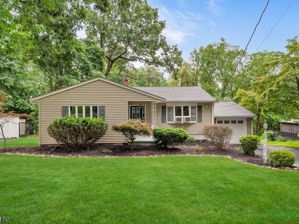 130 Vreeland Ave, Bloomingdale, NJ 07403