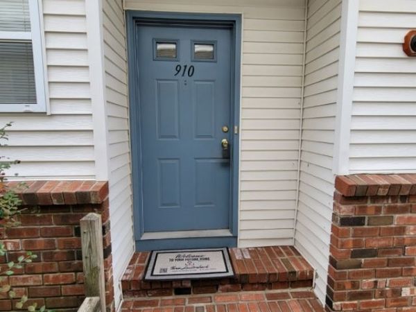 910 Reed Ct, Raritan, NJ 08822