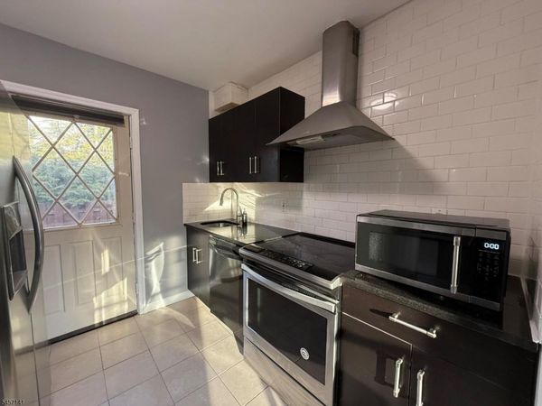 247 Claremont Ave, Unit 2, Montclair, NJ 07042