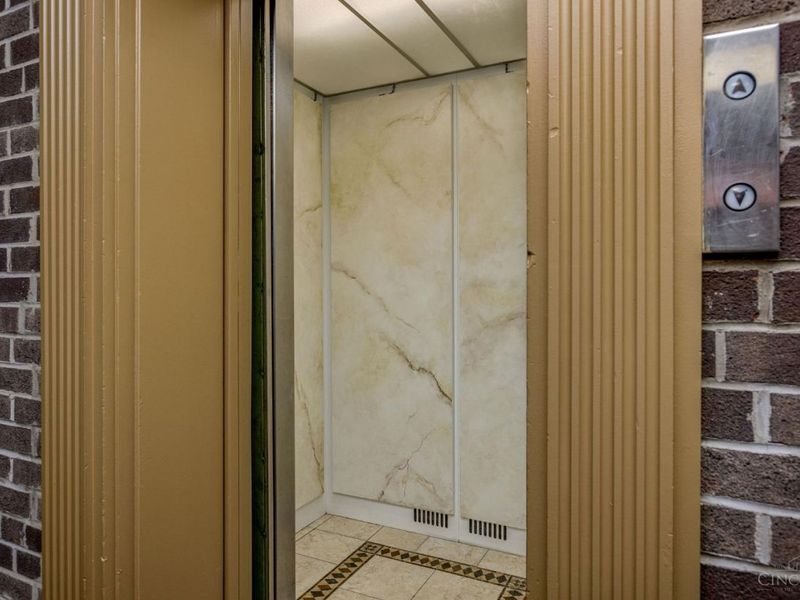 3563 Amberacres Drive, Unit 10, Cincinnati, OH 45237 Photo 3