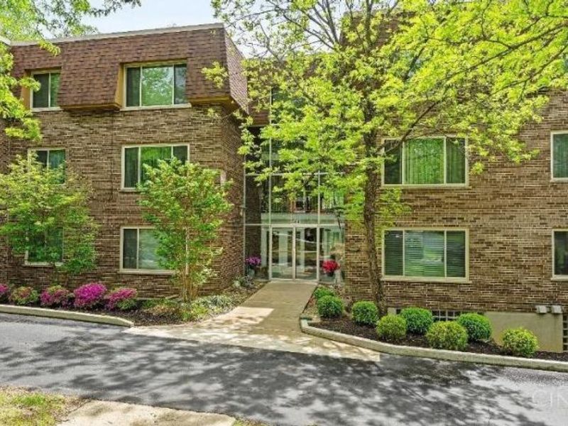 3563 Amberacres Drive, Unit 10, Cincinnati, OH 45237 Photo 3