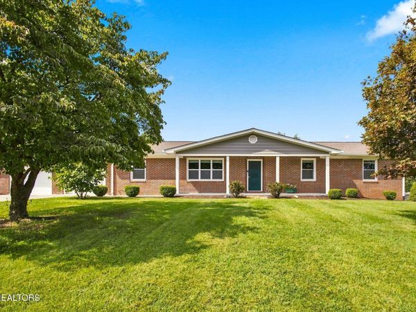4121 Navaho Drive, Johnson City, TN 37604