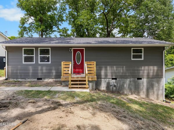 410 W Hemlock St, LaFollette, TN 37766