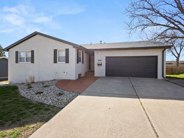1501 S Gary Dr, Sioux Falls, SD 57103