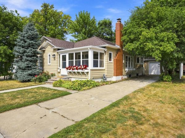 514 4th Avenue S, Moorhead, MN 56560