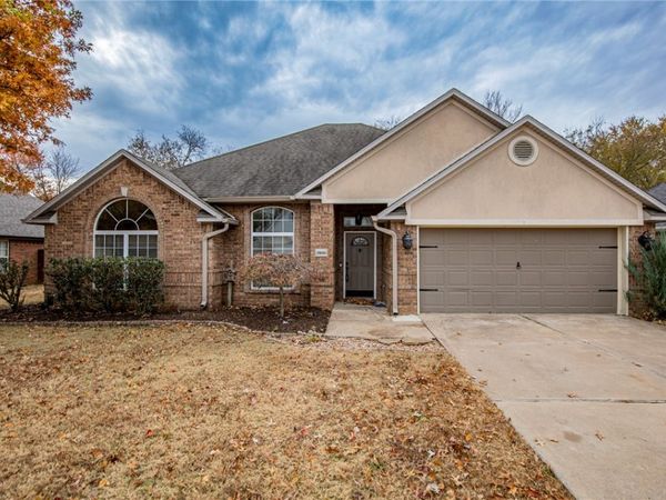 3800 8th Street , Bentonville, AR 72712