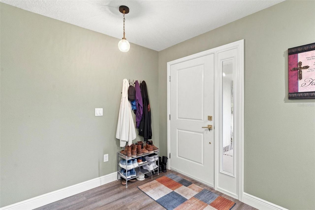 5240 Royal Oak Drive , Fruitland Park, FL 34731 Photo
