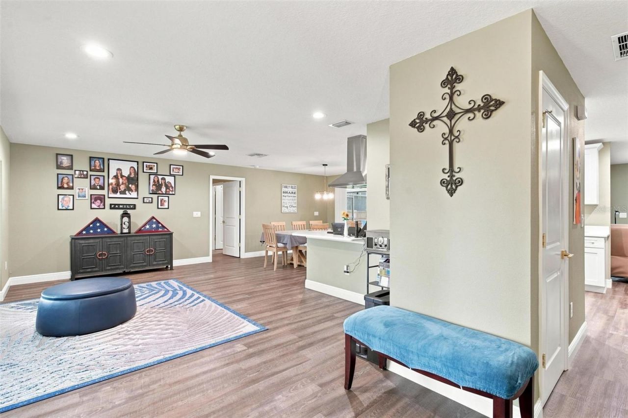 5240 Royal Oak Drive , Fruitland Park, FL 34731 Photo