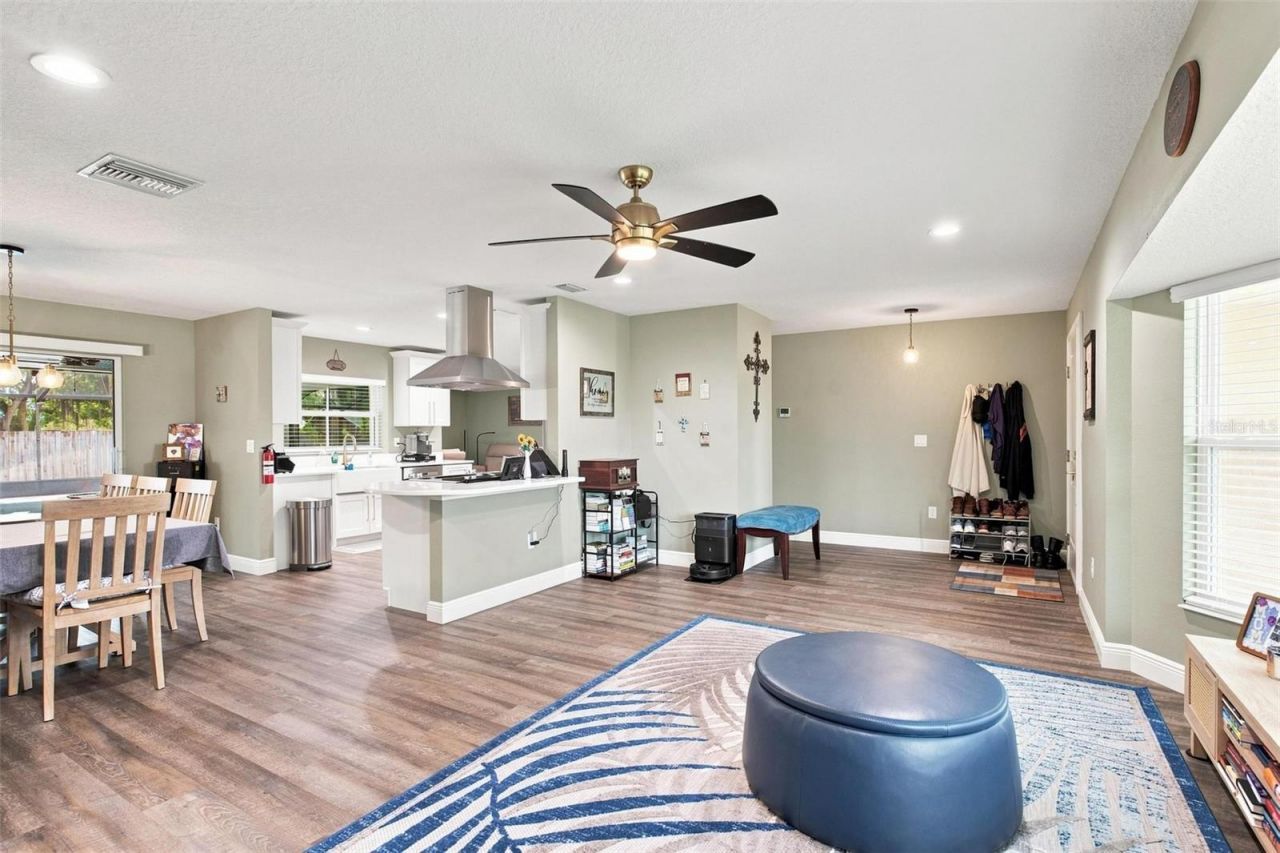 5240 Royal Oak Drive , Fruitland Park, FL 34731 Photo