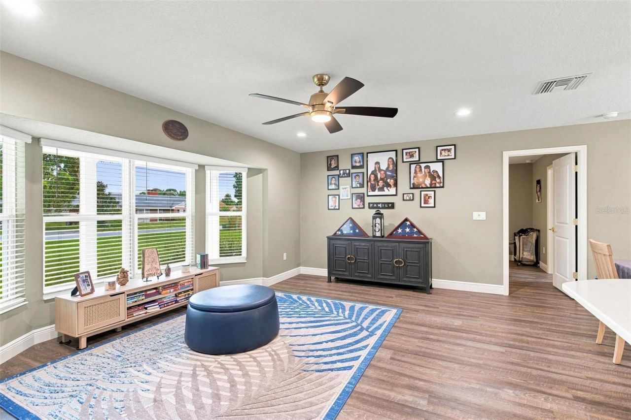 5240 Royal Oak Drive , Fruitland Park, FL 34731 Photo