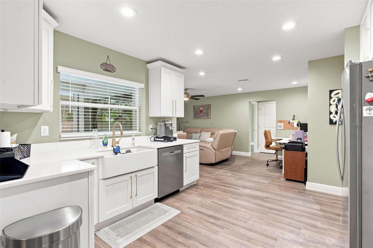 5240 Royal Oak Drive , Fruitland Park, FL 34731 Photo