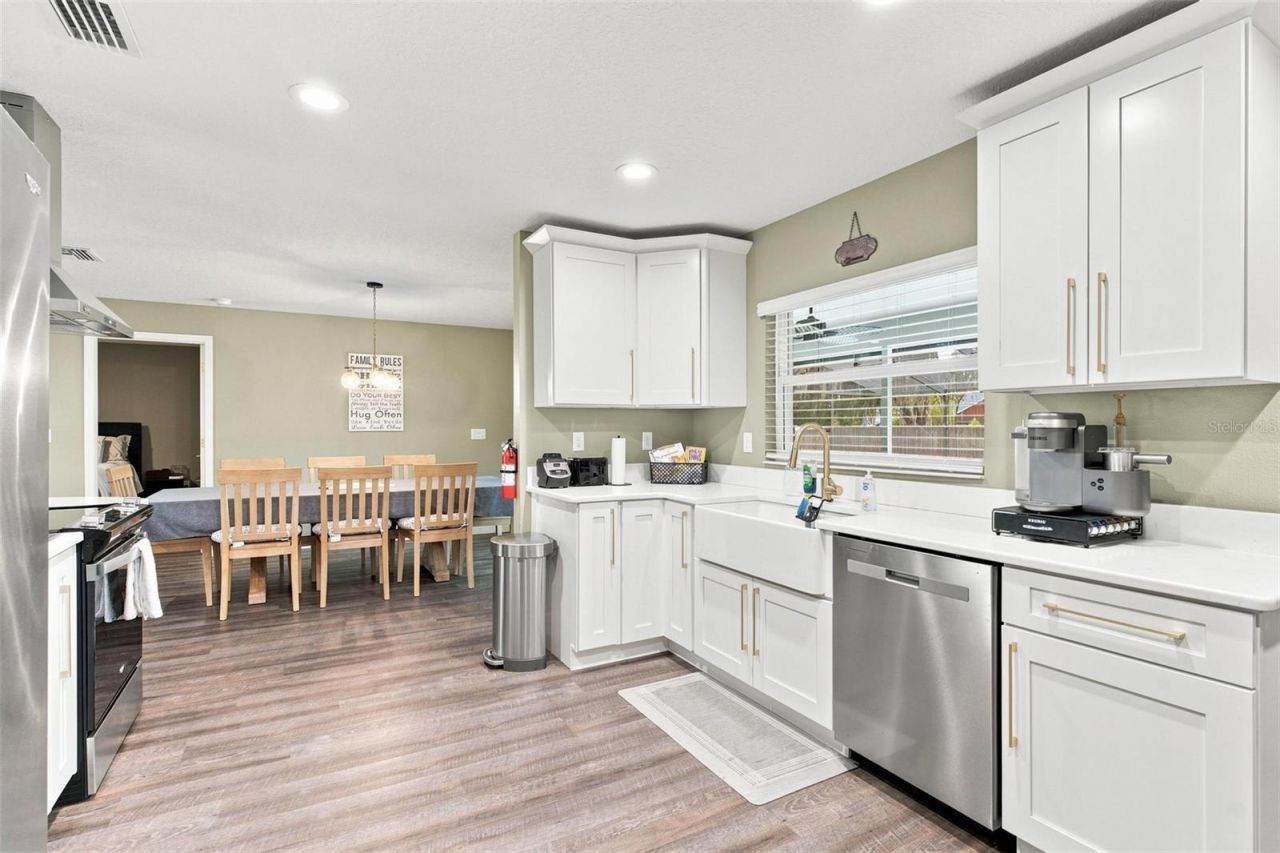 5240 Royal Oak Drive , Fruitland Park, FL 34731 Photo