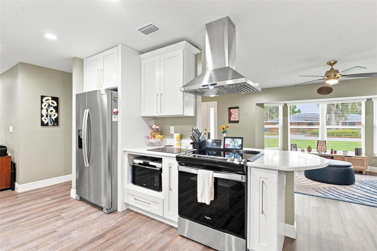 5240 Royal Oak Drive , Fruitland Park, FL 34731 Photo