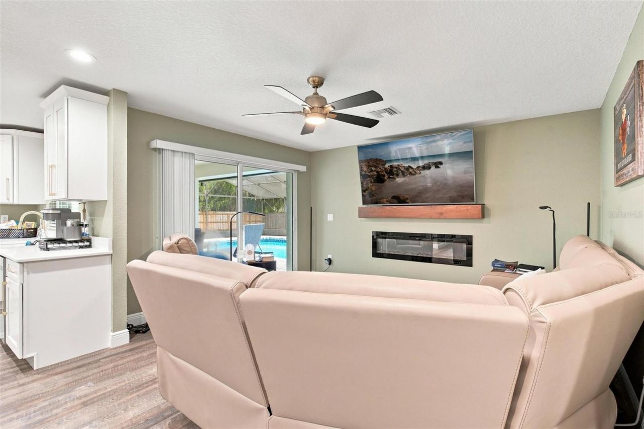5240 Royal Oak Drive , Fruitland Park, FL 34731 Photo