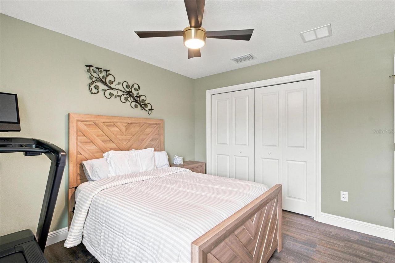 5240 Royal Oak Drive , Fruitland Park, FL 34731 Photo