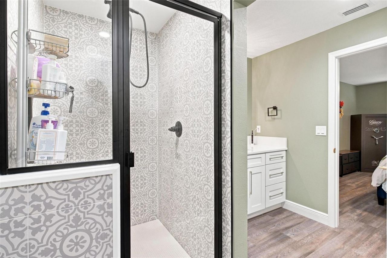 5240 Royal Oak Drive , Fruitland Park, FL 34731 Photo