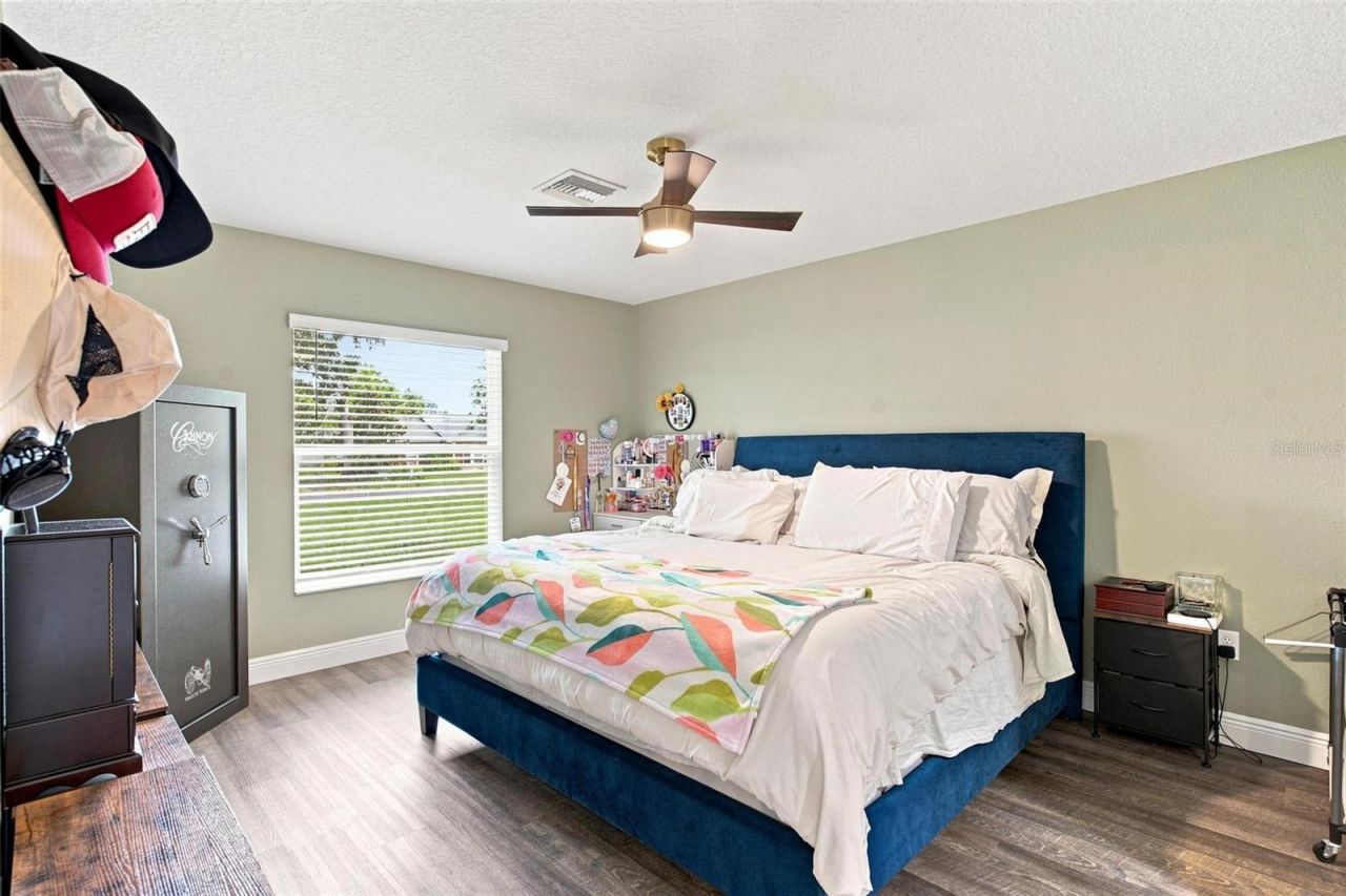 5240 Royal Oak Drive , Fruitland Park, FL 34731 Photo