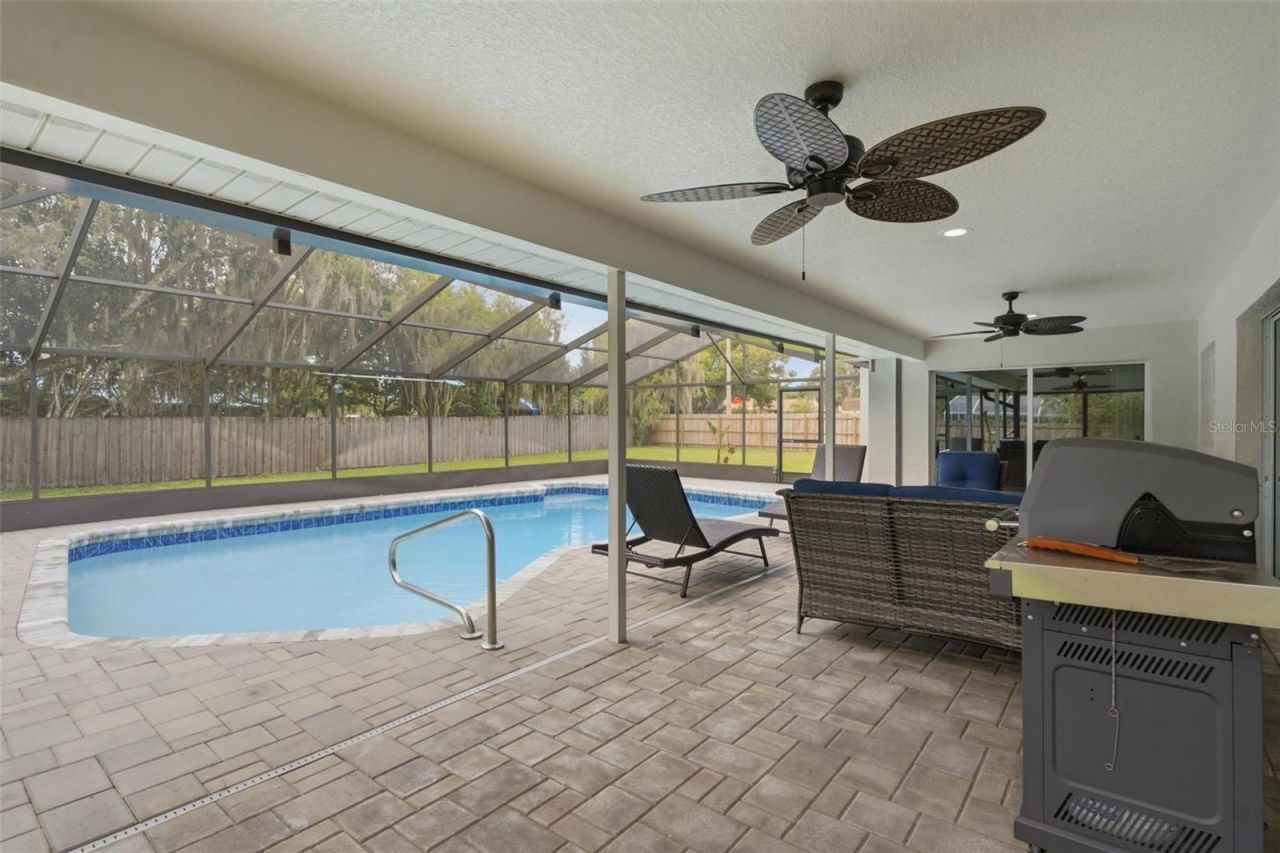 5240 Royal Oak Drive , Fruitland Park, FL 34731 Photo