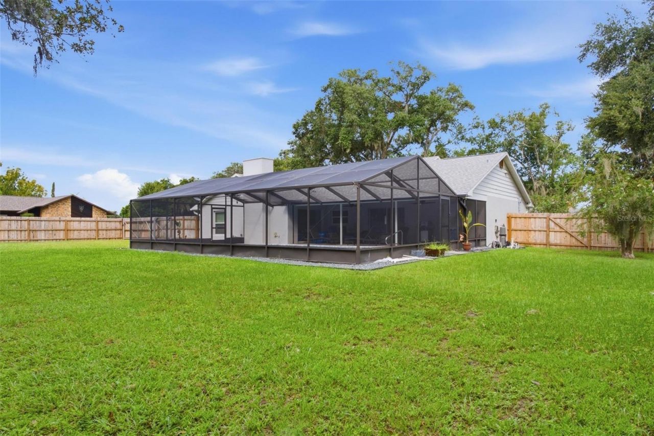 5240 Royal Oak Drive , Fruitland Park, FL 34731 Photo