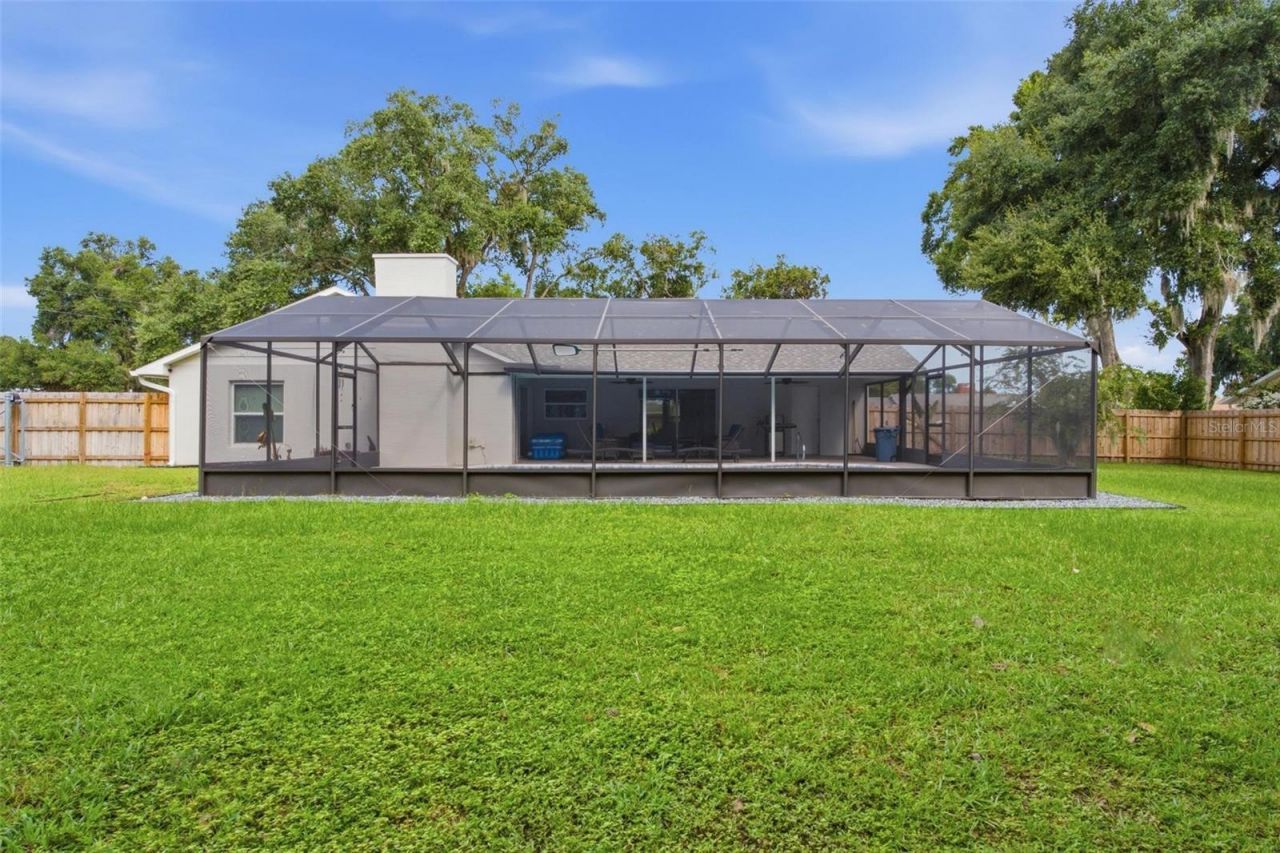 5240 Royal Oak Drive , Fruitland Park, FL 34731 Photo