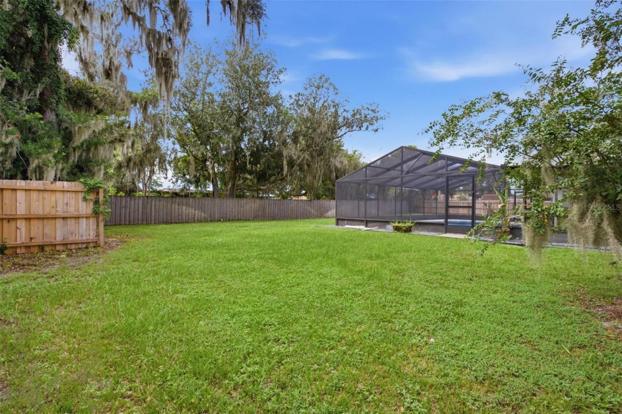 5240 Royal Oak Drive , Fruitland Park, FL 34731 Photo