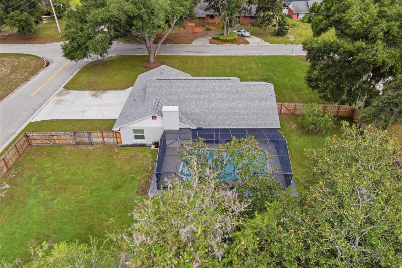 5240 Royal Oak Drive , Fruitland Park, FL 34731 Photo