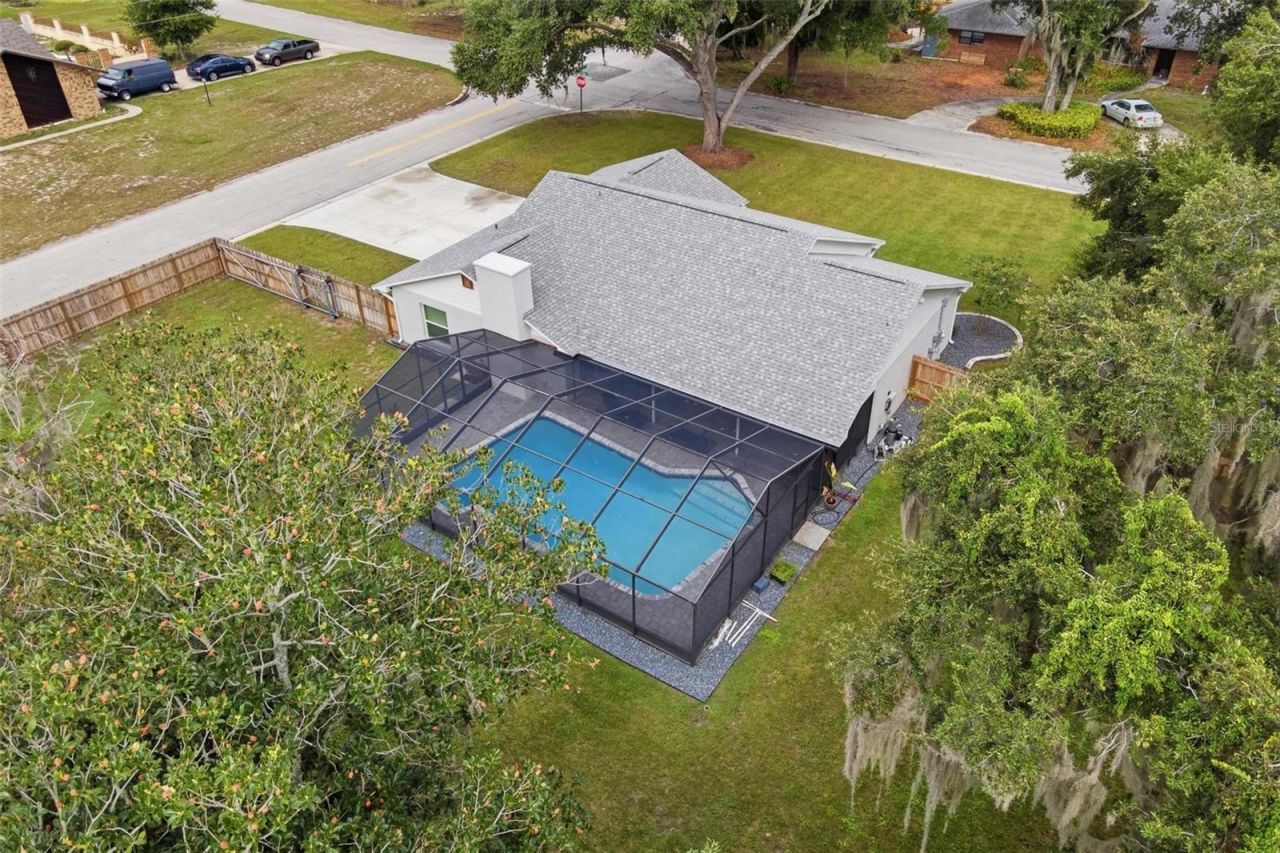 5240 Royal Oak Drive , Fruitland Park, FL 34731 Photo