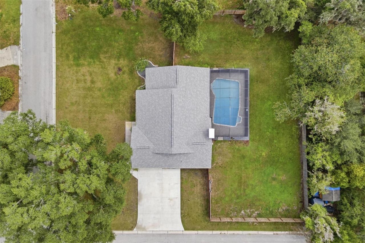 5240 Royal Oak Drive , Fruitland Park, FL 34731 Photo