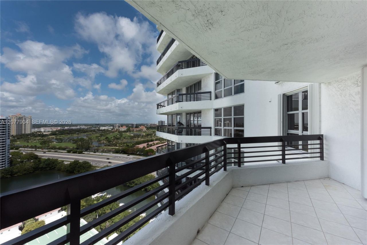3500 Mystic Pointe Dr , Unit 2202, Aventura, FL 33180 Photo