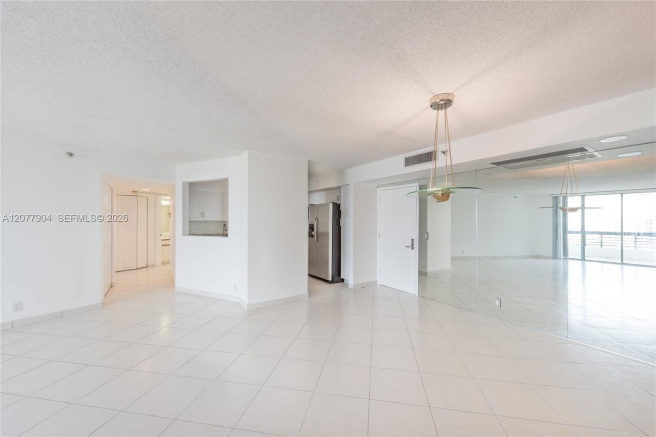 3500 Mystic Pointe Dr , Unit 2202, Aventura, FL 33180 Photo