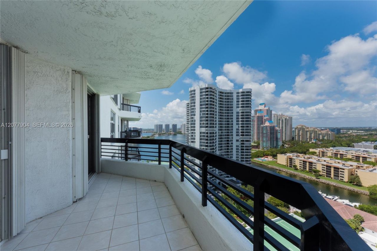 3500 Mystic Pointe Dr , Unit 2202, Aventura, FL 33180 Photo