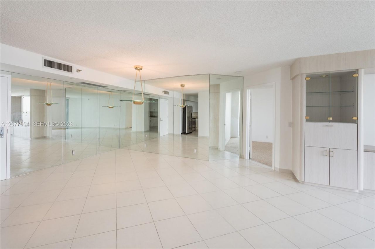 3500 Mystic Pointe Dr , Unit 2202, Aventura, FL 33180 Photo
