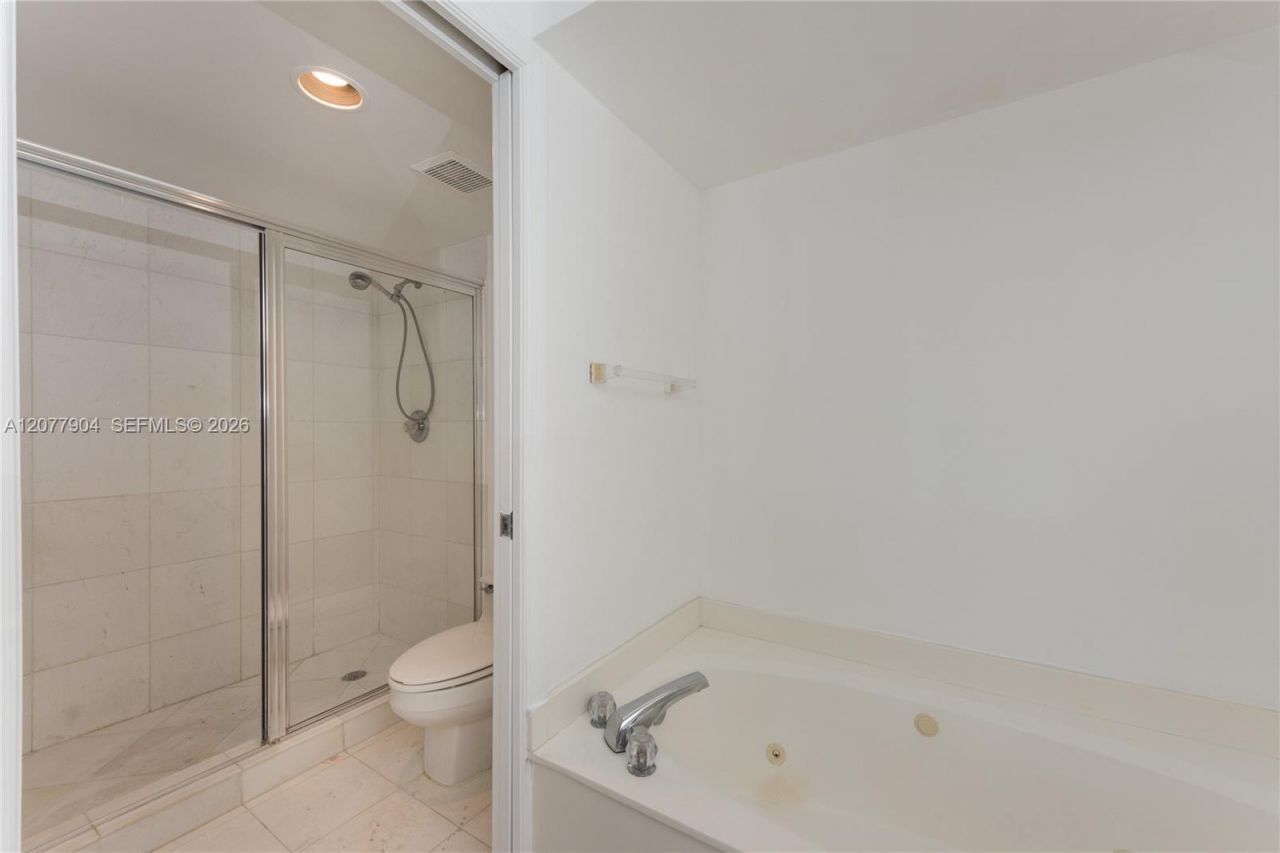 3500 Mystic Pointe Dr , Unit 2202, Aventura, FL 33180 Photo