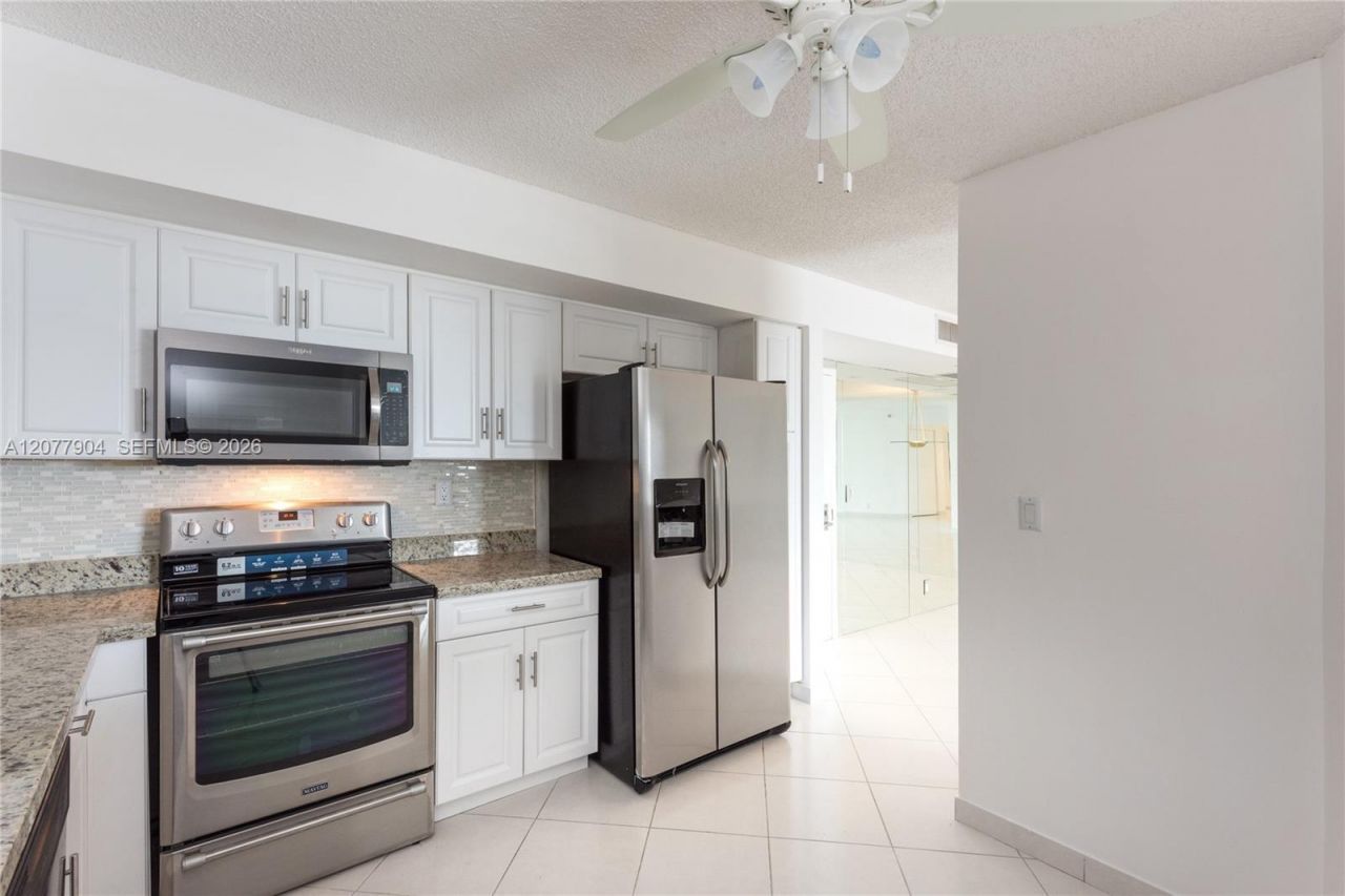 3500 Mystic Pointe Dr , Unit 2202, Aventura, FL 33180 Photo
