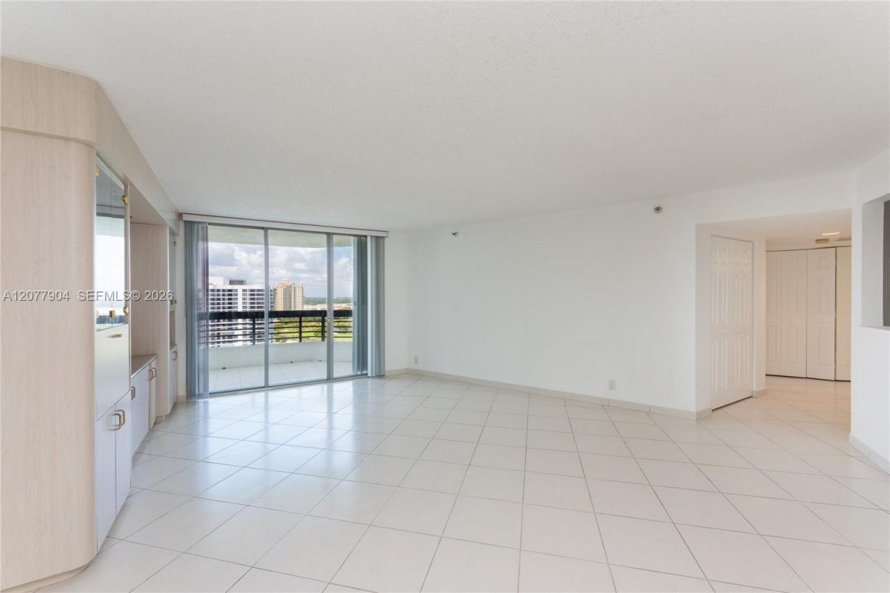 3500 Mystic Pointe Dr , Unit 2202, Aventura, FL 33180 Photo