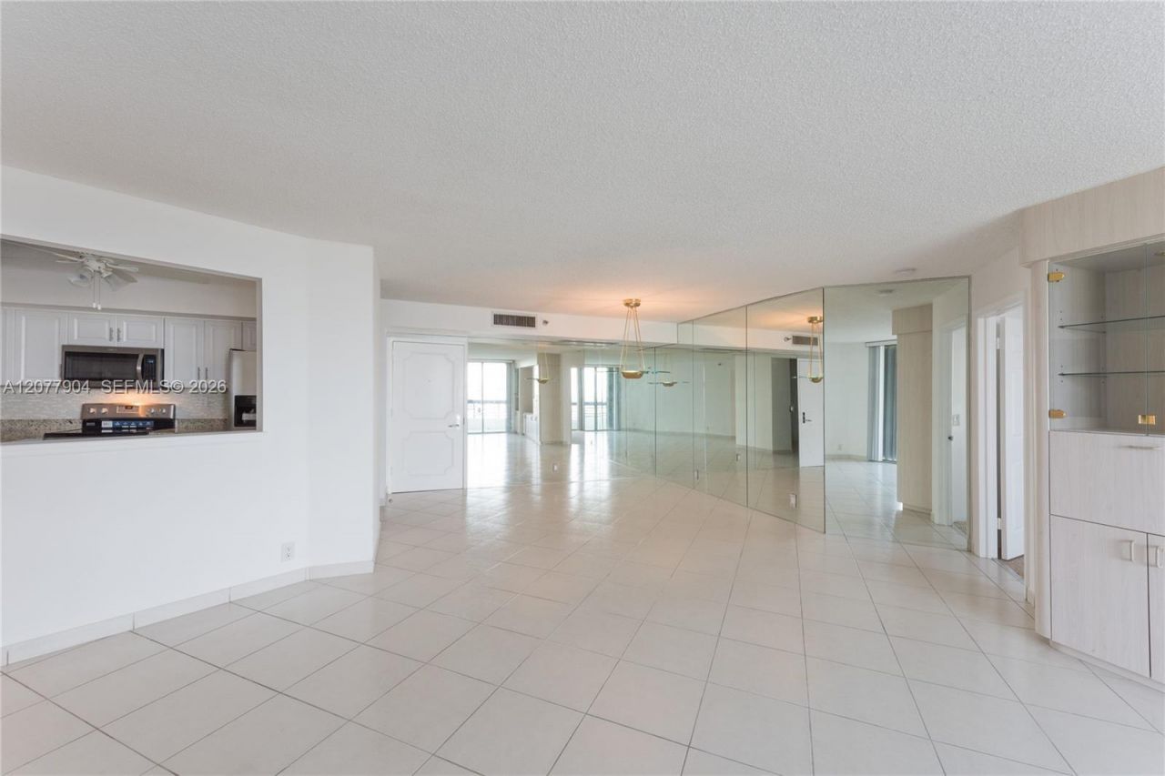 3500 Mystic Pointe Dr , Unit 2202, Aventura, FL 33180 Photo