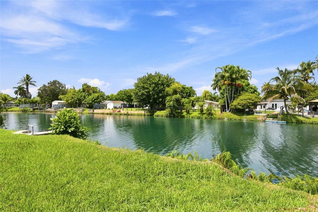 9771 Bel Aire Dr , Cutler Bay, FL 33157 Photo
