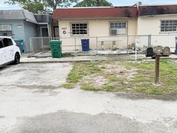 3887 NW 207th St Rd, Miami Gardens, FL 33055