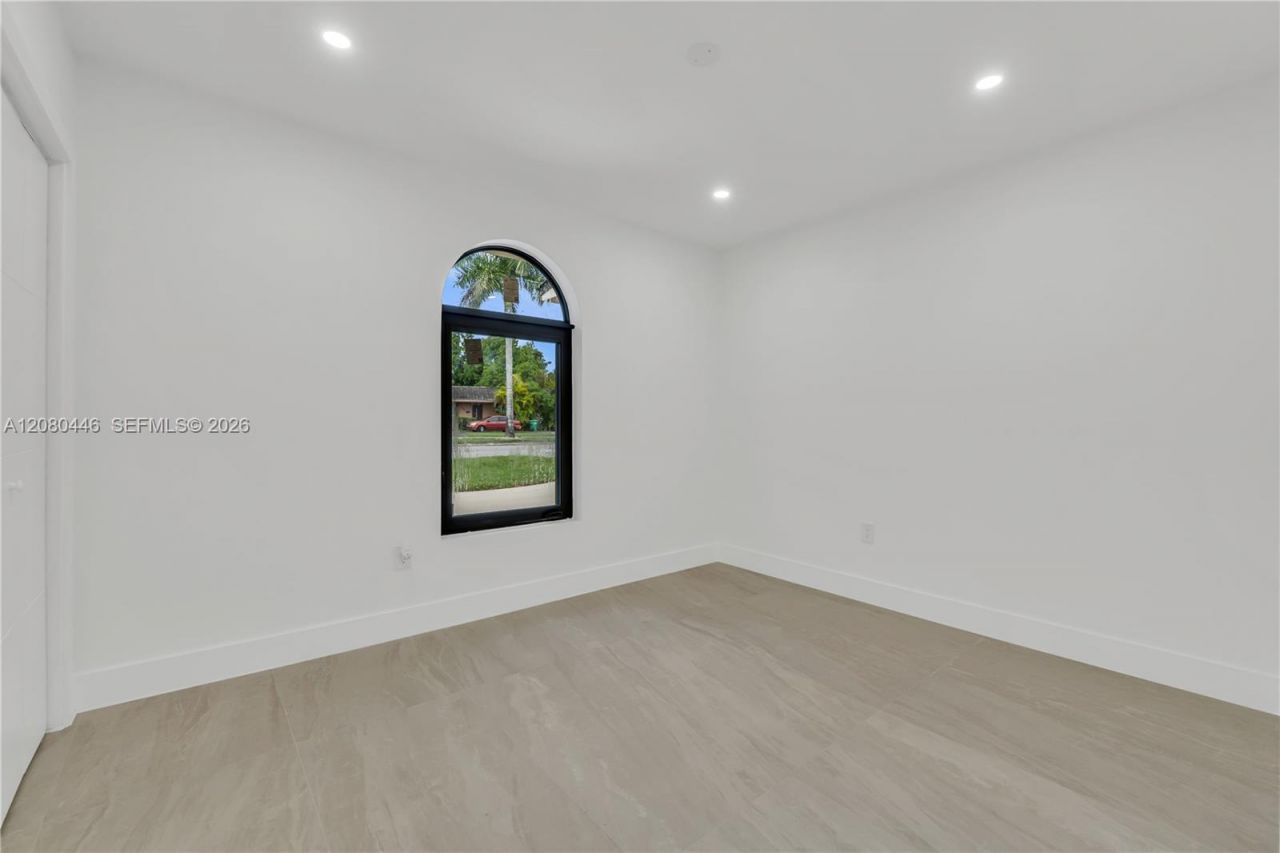 6235 SW 24th St , Miami, FL 33147 Photo