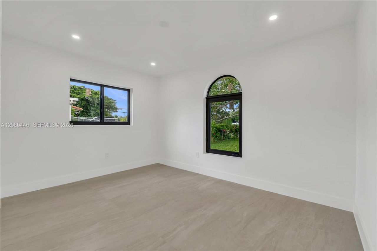 6235 SW 24th St , Miami, FL 33147 Photo