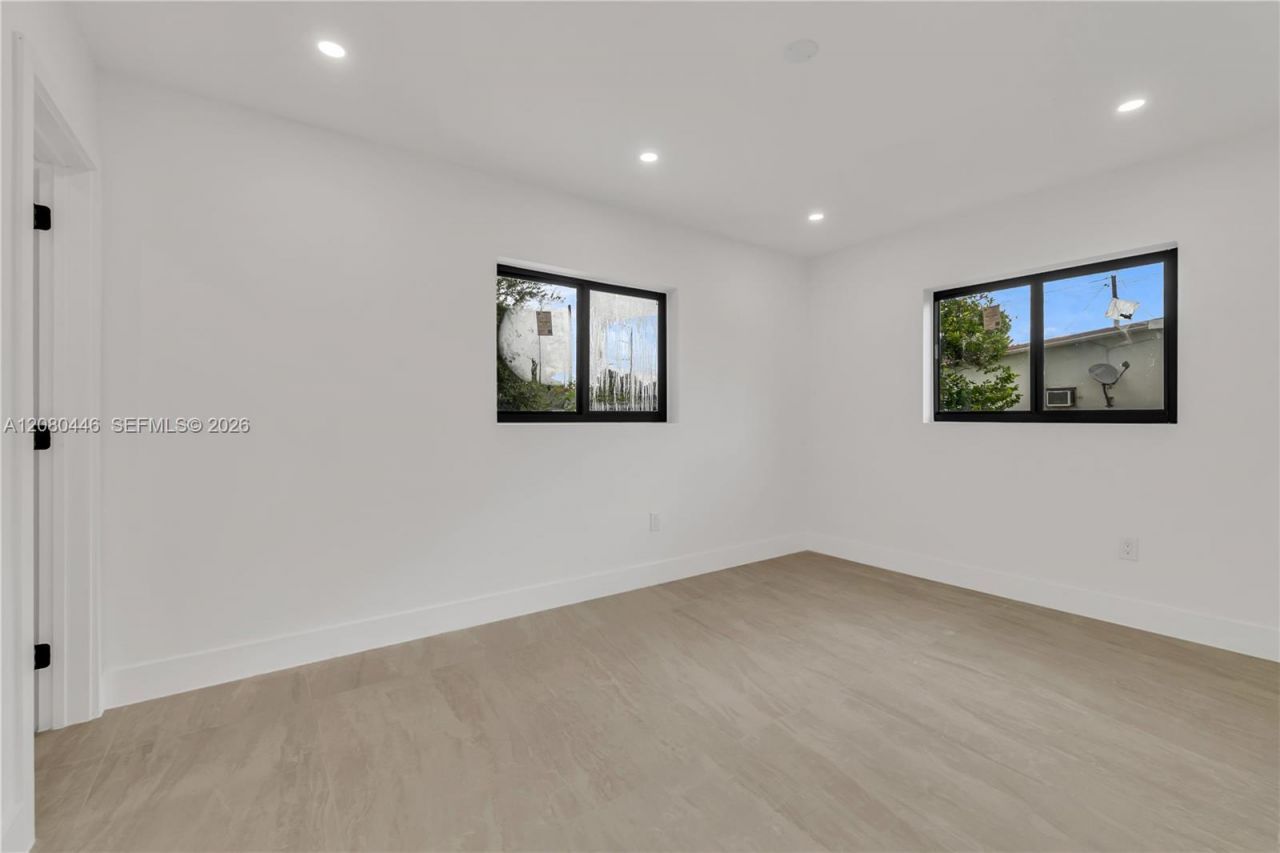 6235 SW 24th St , Miami, FL 33147 Photo