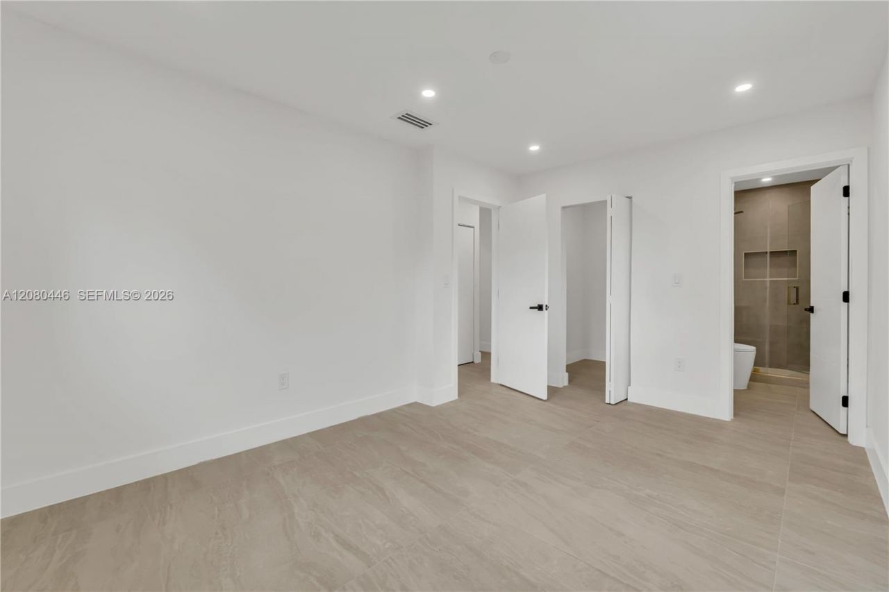 6235 SW 24th St , Miami, FL 33147 Photo
